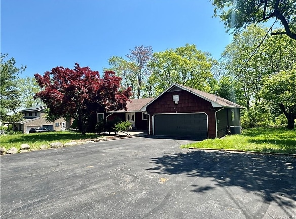 18 Kennedy Terrace - Middletown, NY
