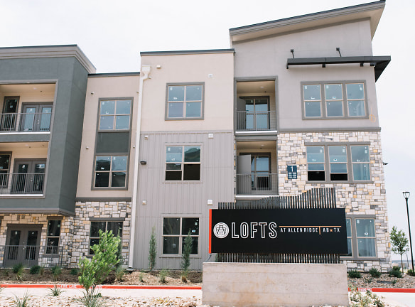 Lofts At Allen Ridge Apartments - Abilene, TX