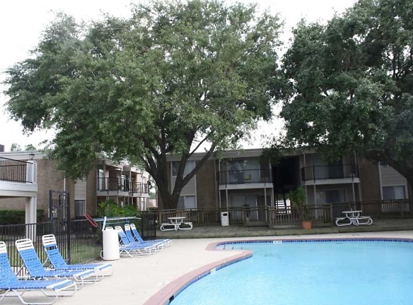 Bateswood Manor & Brighton Oaks - Houston, TX