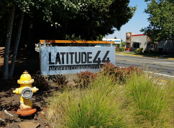 Latitude 44 Apartments - Albany, OR