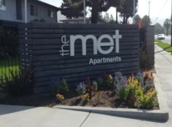 The Met Apartments - Riverside, CA