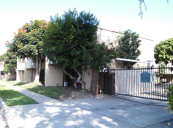 Parkwood Apartments - Bellflower, CA
