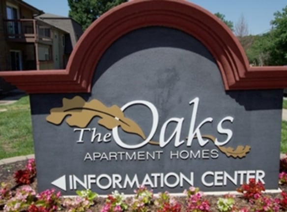 The Oaks Apartments - Lees Summit, MO