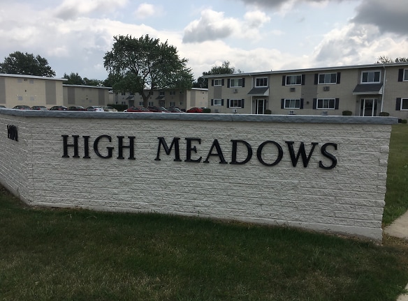 High Meadows Apartments - Dekalb, IL