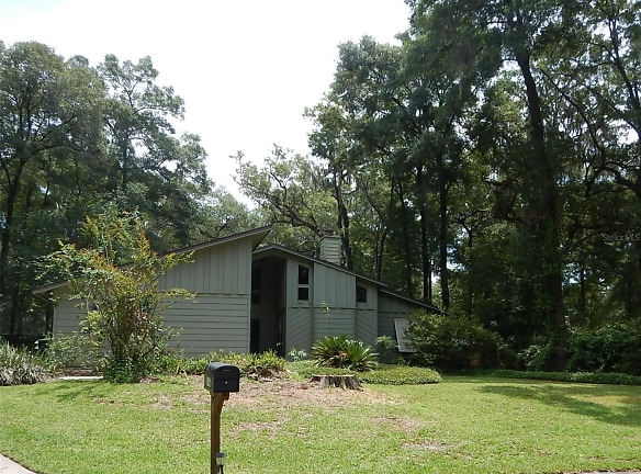 1821 SW 80th Dr - Gainesville, FL