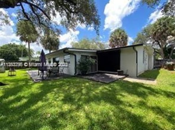2430 Andros Ln - Fort Lauderdale, FL