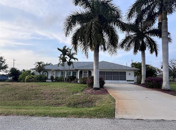 1376 Buereau Rd - Englewood, FL