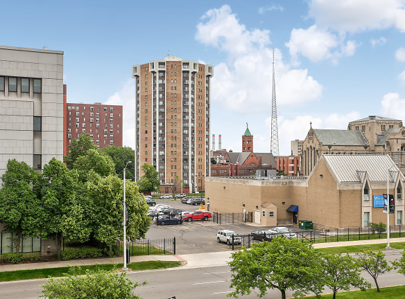 Cathedral Tower Apartments - Detroit, MI