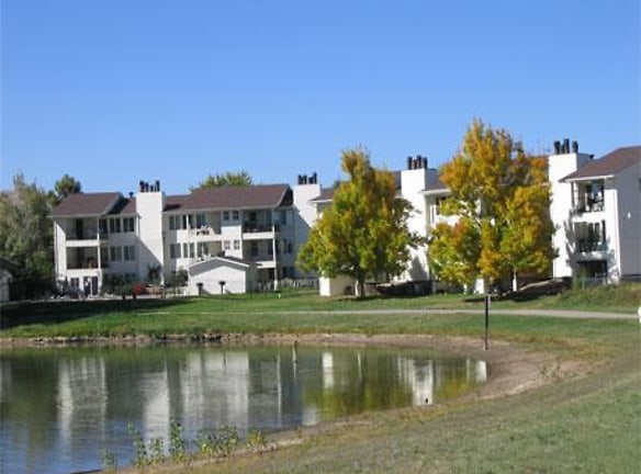 Lake Lochwood Apartments - Lakewood, CO