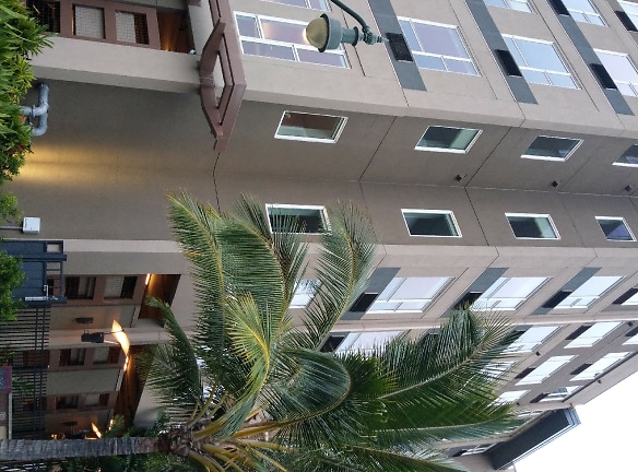 THE PLAZA AT WAIKIKI Apartments - Honolulu, HI