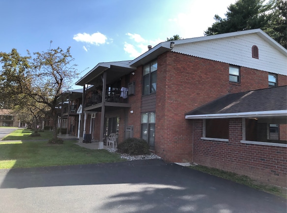 Whispering Pines Apartments - Queensbury, NY