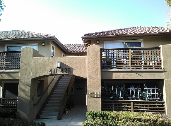 Santa Alicia Apartments - Irvine, CA