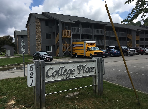College Place Condominiums Apartments - Boone, NC