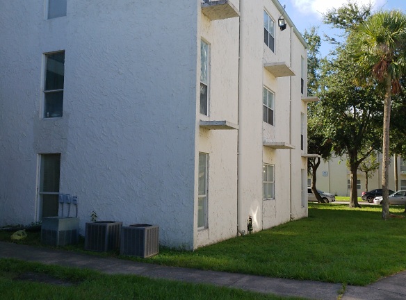 Kings Ridge Apartments - Jacksonville, FL