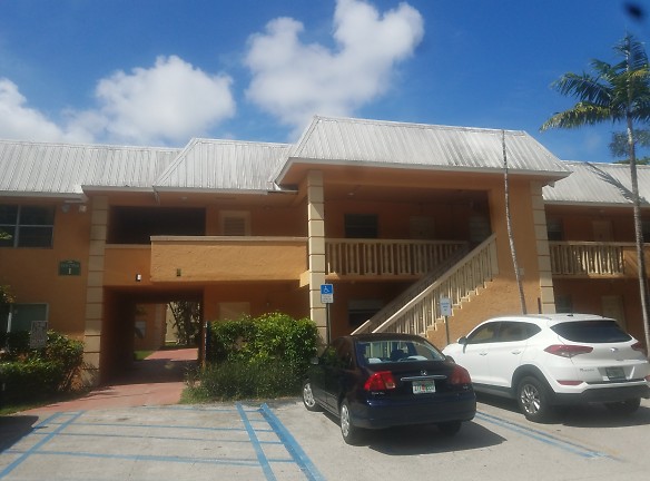 Village Homes Condos At Palmetto Bay Apartments - Palmetto Bay, FL