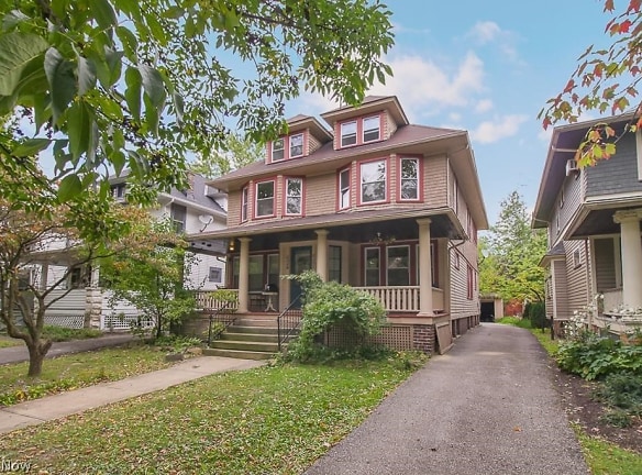 2331 Grandview Ave - Cleveland Heights, OH