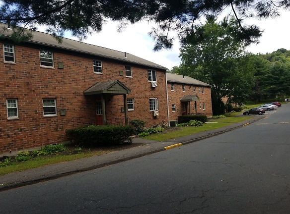 Willow Arms Apartments - Tariffville, CT