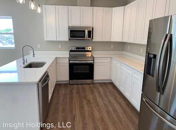 4607 Lorain Ave - Cleveland, OH