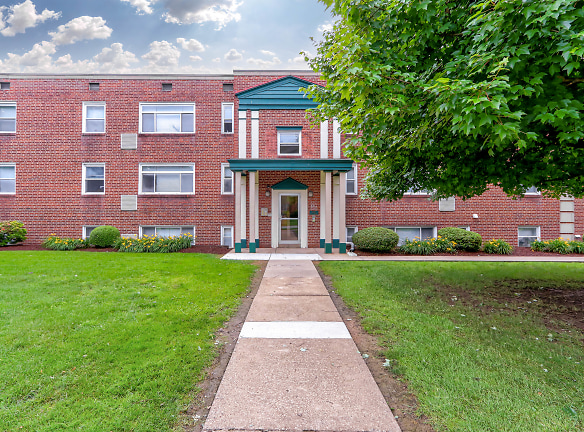 Pacific Highlands Apartments - Natrona Heights, PA