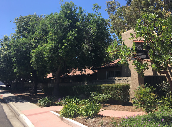 Granada Gardens Apartments - Thousand Oaks, CA