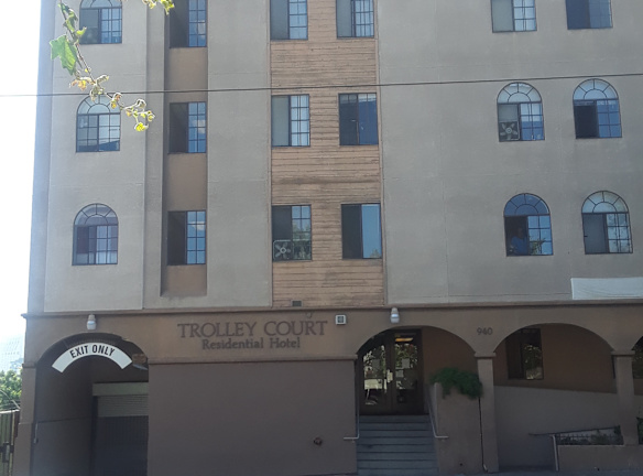 Trolley Court Apartments 940 Park Blvd San Diego CA Apartments for