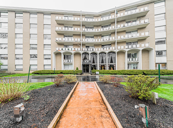 3400 Wooster Rd unit 501 - Rocky River, OH