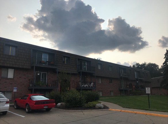 Villa Vinee Apartments - Omaha, NE