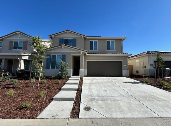 1033 Solace River Wy - Roseville, CA