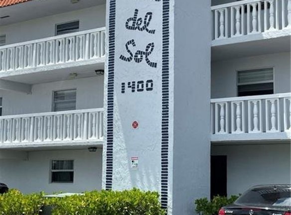 1400 NE 57th St - Fort Lauderdale, FL