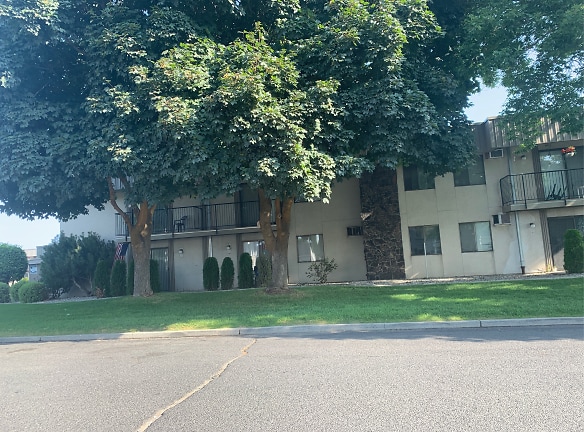 Quadrangle Apartments - Spokane, WA