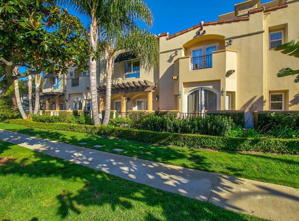 Villas At Kentwood - Los Angeles, CA