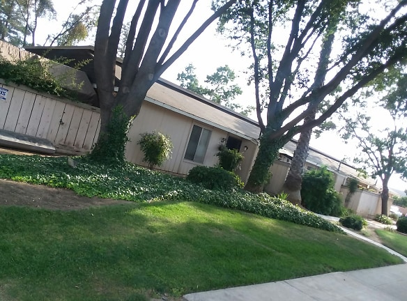 Parkview Apartments - Fresno, CA