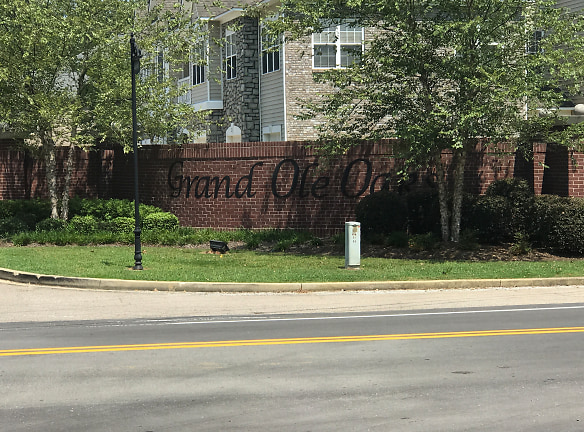 Grand Ole Oaks Apartment Homes - Tupelo, MS