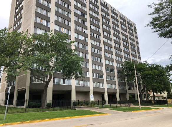 Lakeside Tower Apartments - Waukegan, IL