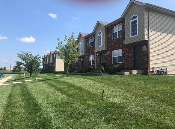 Waterford Place Townhomes Apartments - Troy, IL