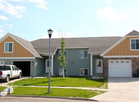 2800 15th Ave NW - Minot, ND