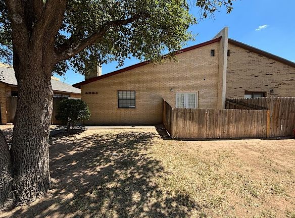 4521 Fairgate Dr - Midland, TX