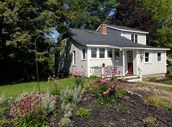 5 Hanneford Rd - Queensbury, NY