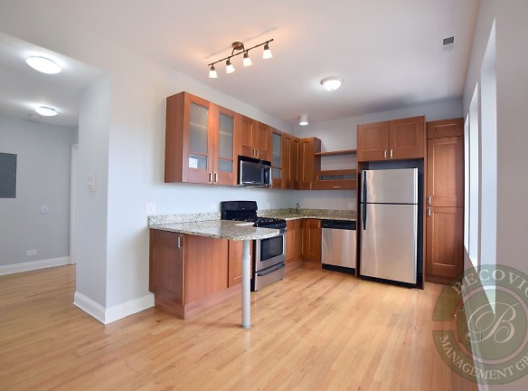 7526 N Seeley Ave unit 302 - Chicago, IL