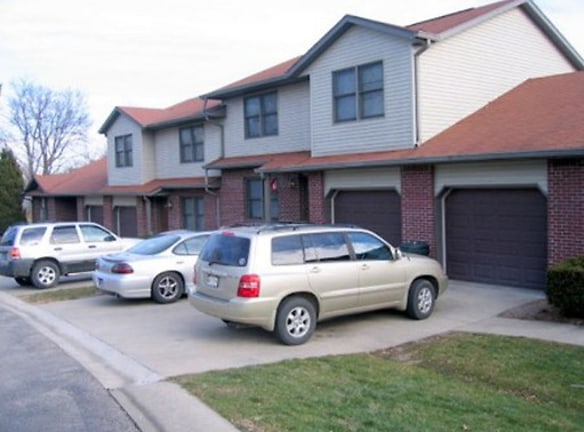 Townhomes With Olympus Propeties - Bloomington, IN