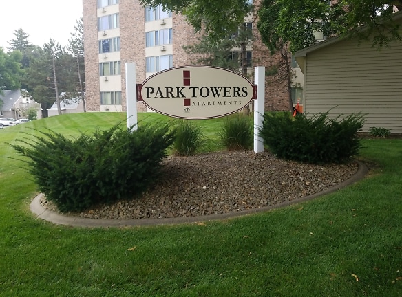 Park Towers Apartments - Hutchinson, MN