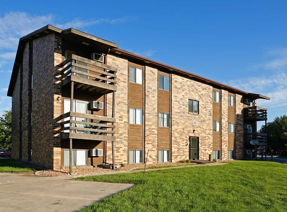 Columbia Park Village Apartments - Grand Forks, ND