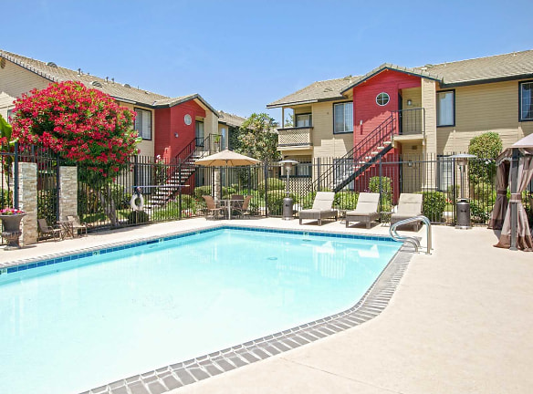 Whispering Meadows Apartments And Suites - Bakersfield, CA