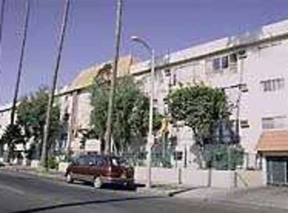 West Pointe Apartments - Los Angeles, CA