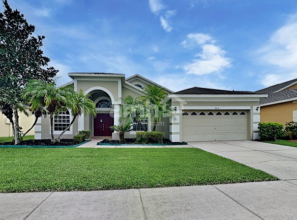 4618 Gateway Boulevard - Wesley Chapel, FL