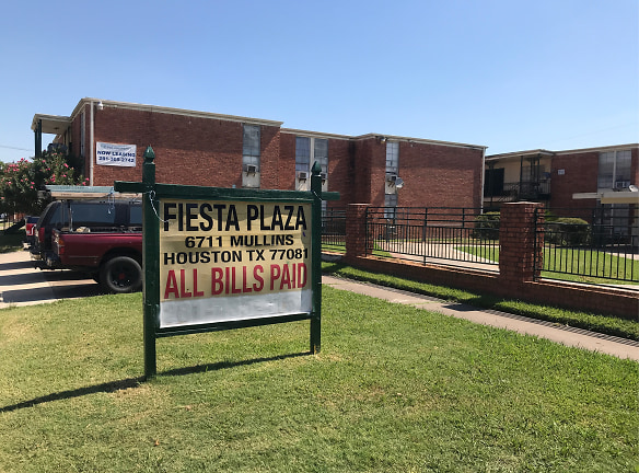 Fiesta Plaza Apartments - Houston, TX