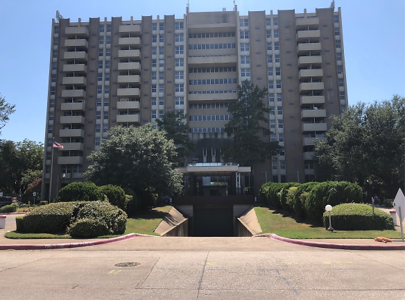Park Manor Apartments - Dallas, TX