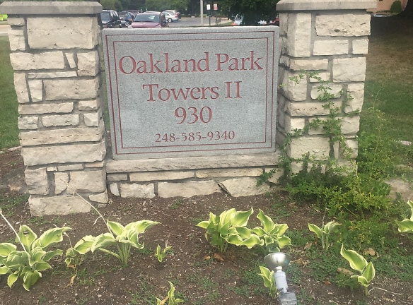 Oakland Park Towers II Apartments - Troy, MI