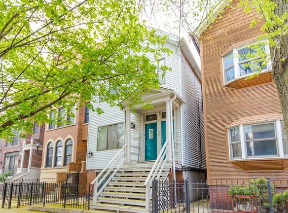 2512 N Southport Ave - Chicago, IL