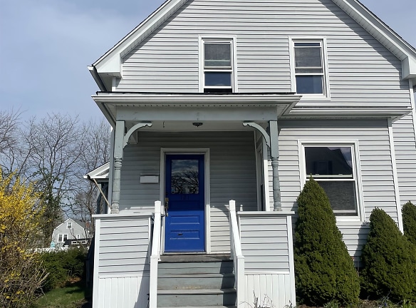121 Delmont Ave - Worcester, MA